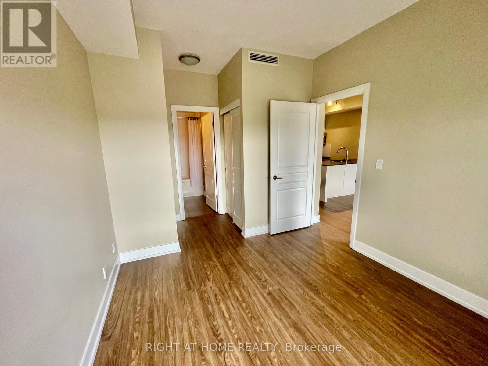 1 Bed, 1 Bath Apartment for Sale in Ottawa – 708 – 118 HOLMWOOD AVENUE, Ottawa – MLS# X13465728 - Image 9