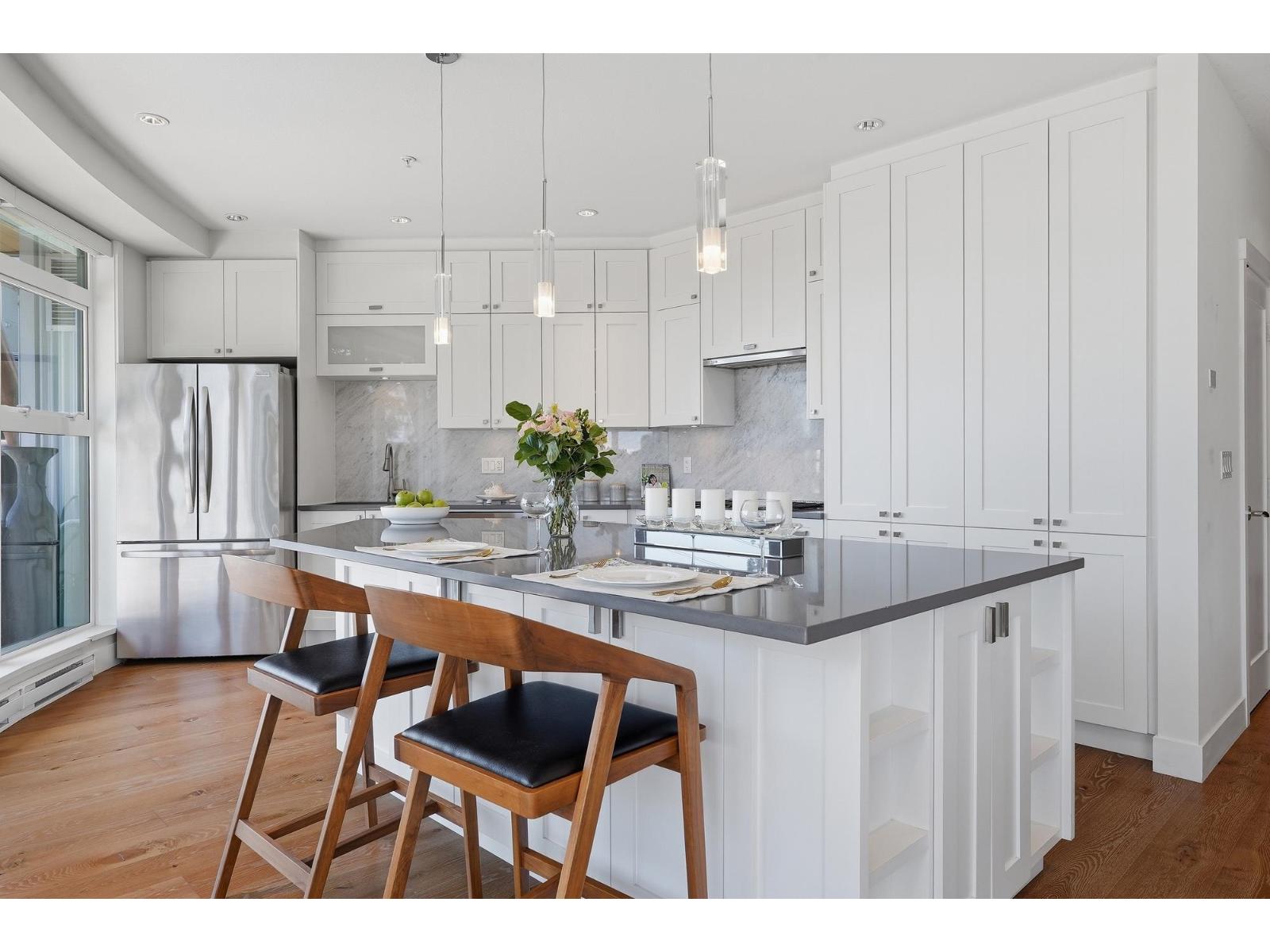 418 14855 THRIFT AVENUE, White Rock