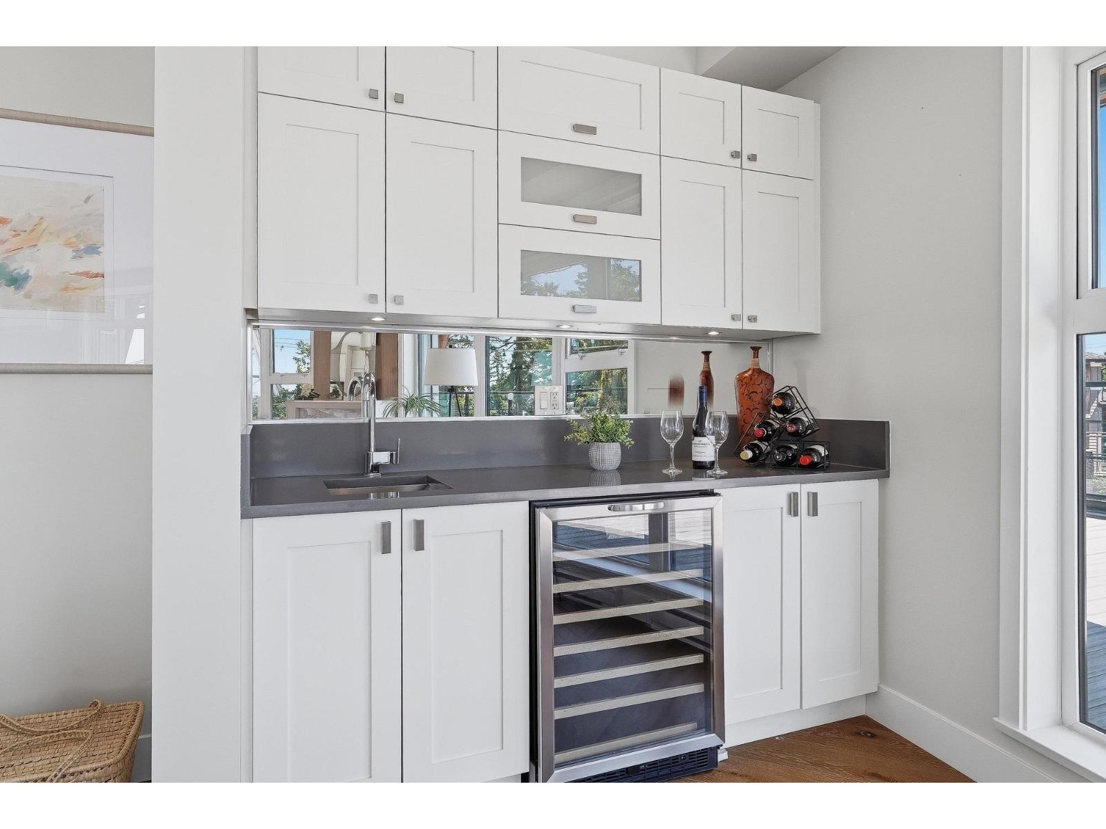 418 14855 THRIFT AVENUE, White Rock