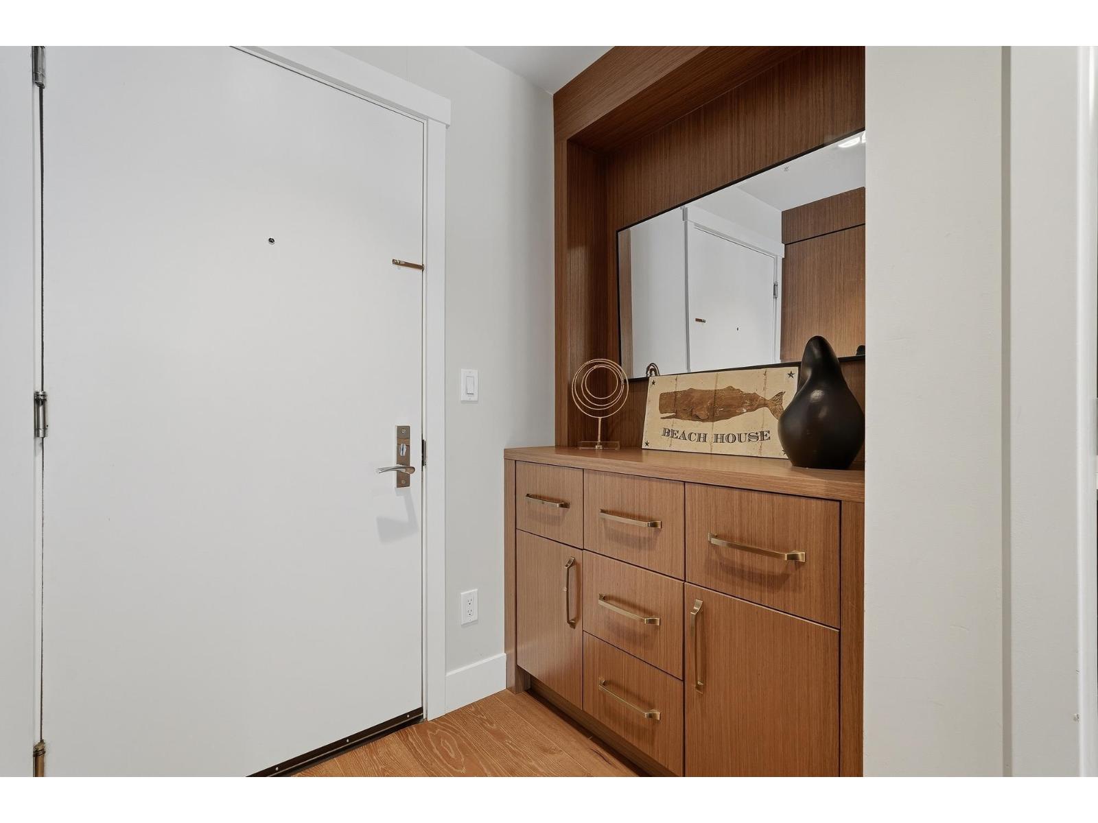 418 14855 THRIFT AVENUE, White Rock