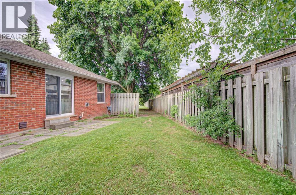 #1 71 BEASLEY Crescent - 40