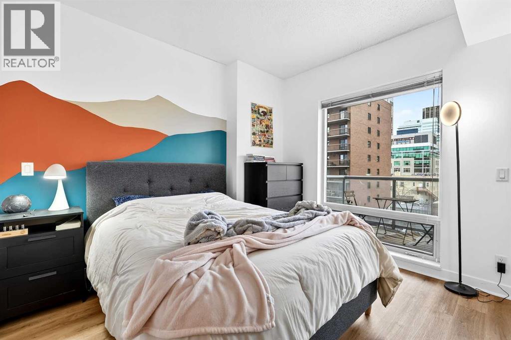 #302 215 13 Avenue SW - 19