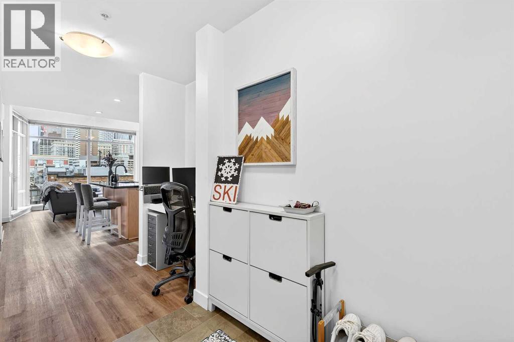 #302 215 13 Avenue SW - 23