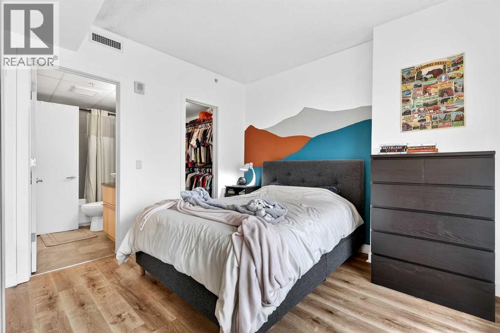 #302 215 13 Avenue SW - 18