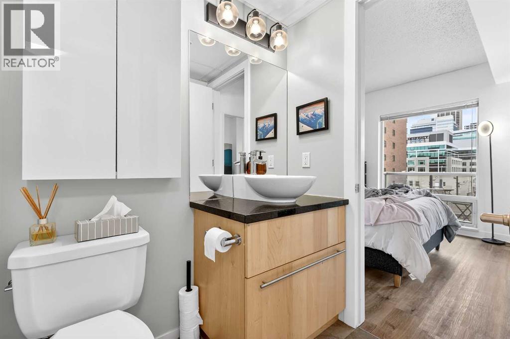 #302 215 13 Avenue SW - 21