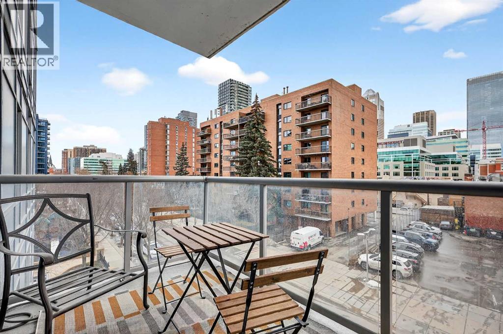 #302 215 13 Avenue SW - 25