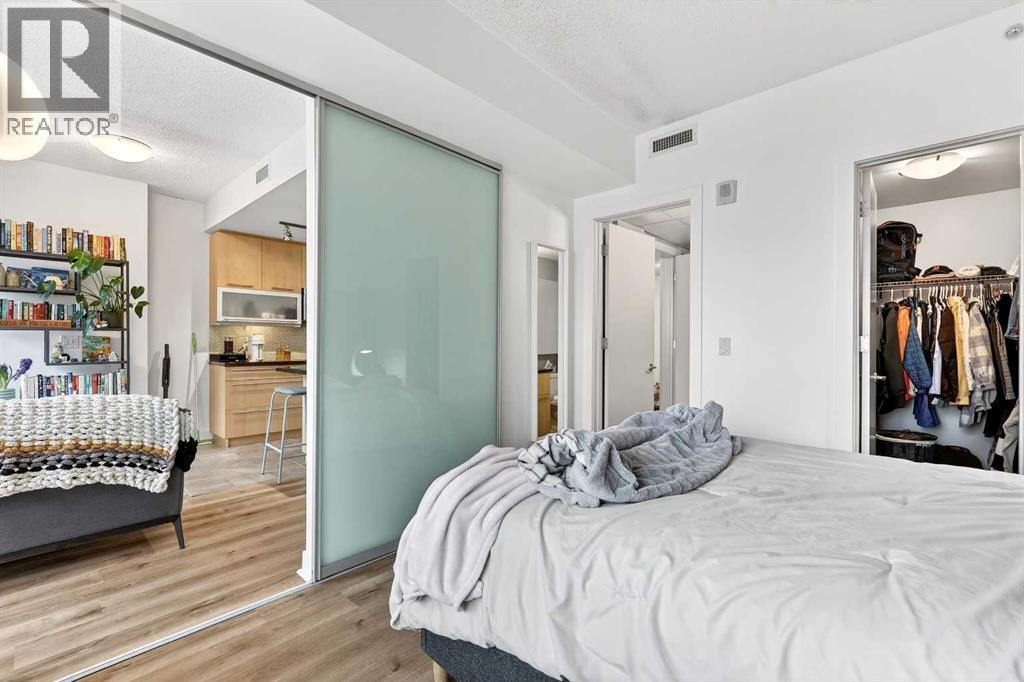 #302 215 13 Avenue SW - 20