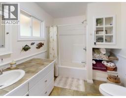 11109 Dulmage Road, Powell River, BC V8A0N5 Photo 17
