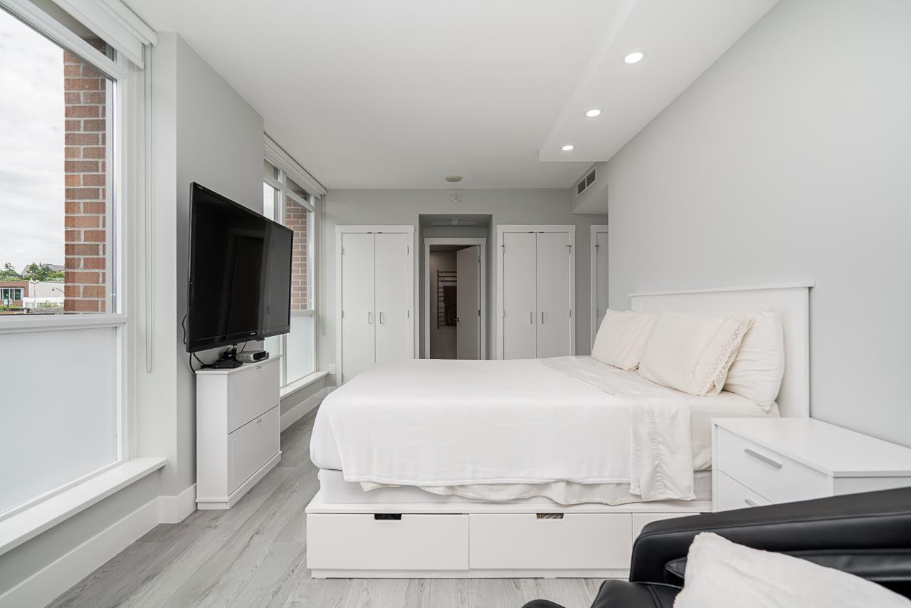 203 15152 RUSSELL AVENUE, White Rock