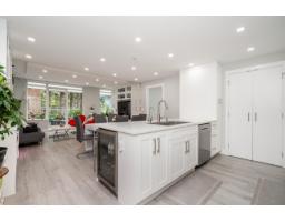 203 15152 Russell Avenue, White Rock, BC V4B0A3 Photo 6