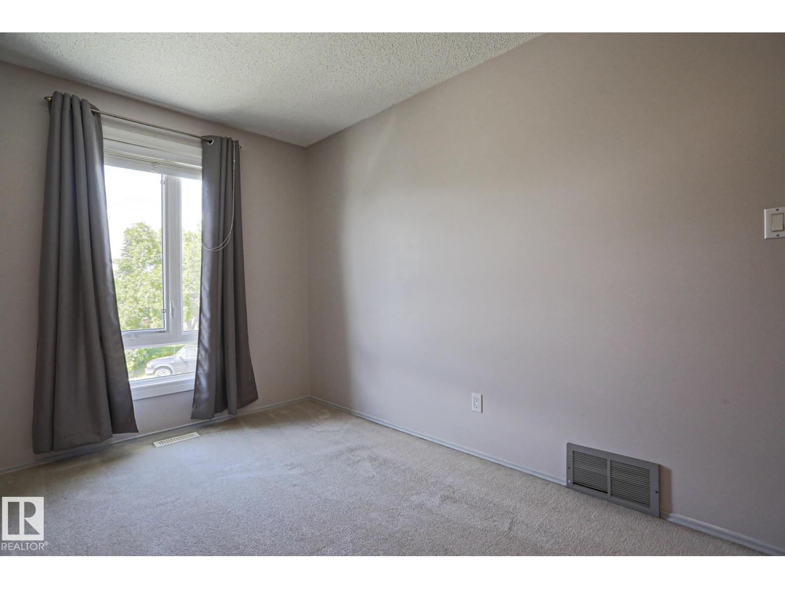 4 GOEBEL CL — photo 23