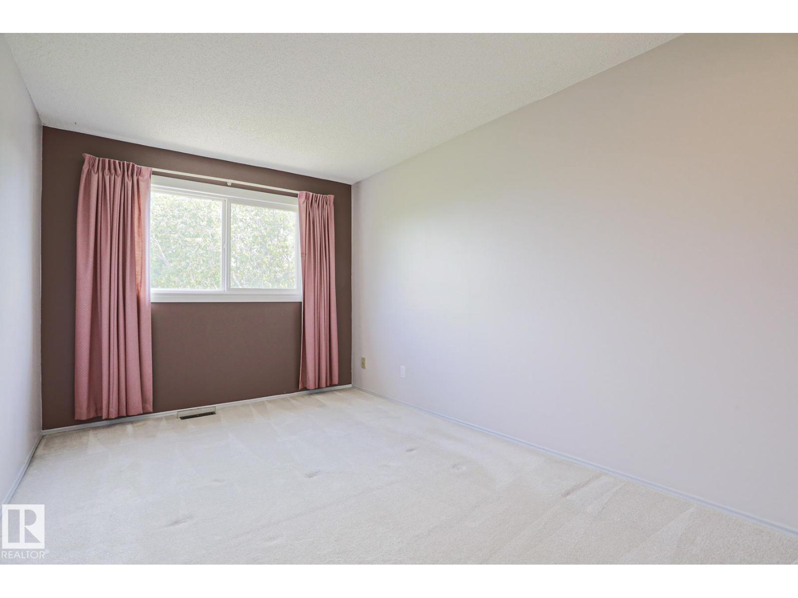 4 GOEBEL CL — photo 29