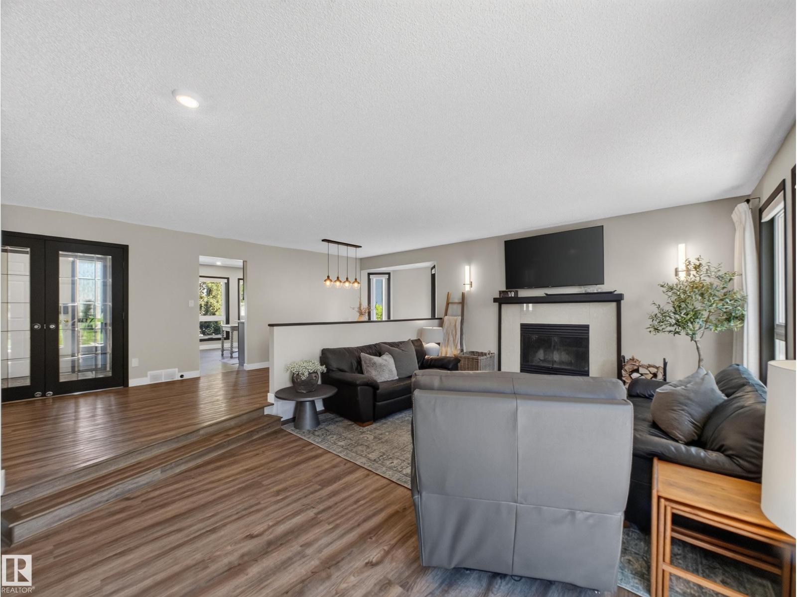9 COACHMAN PL — photo 10