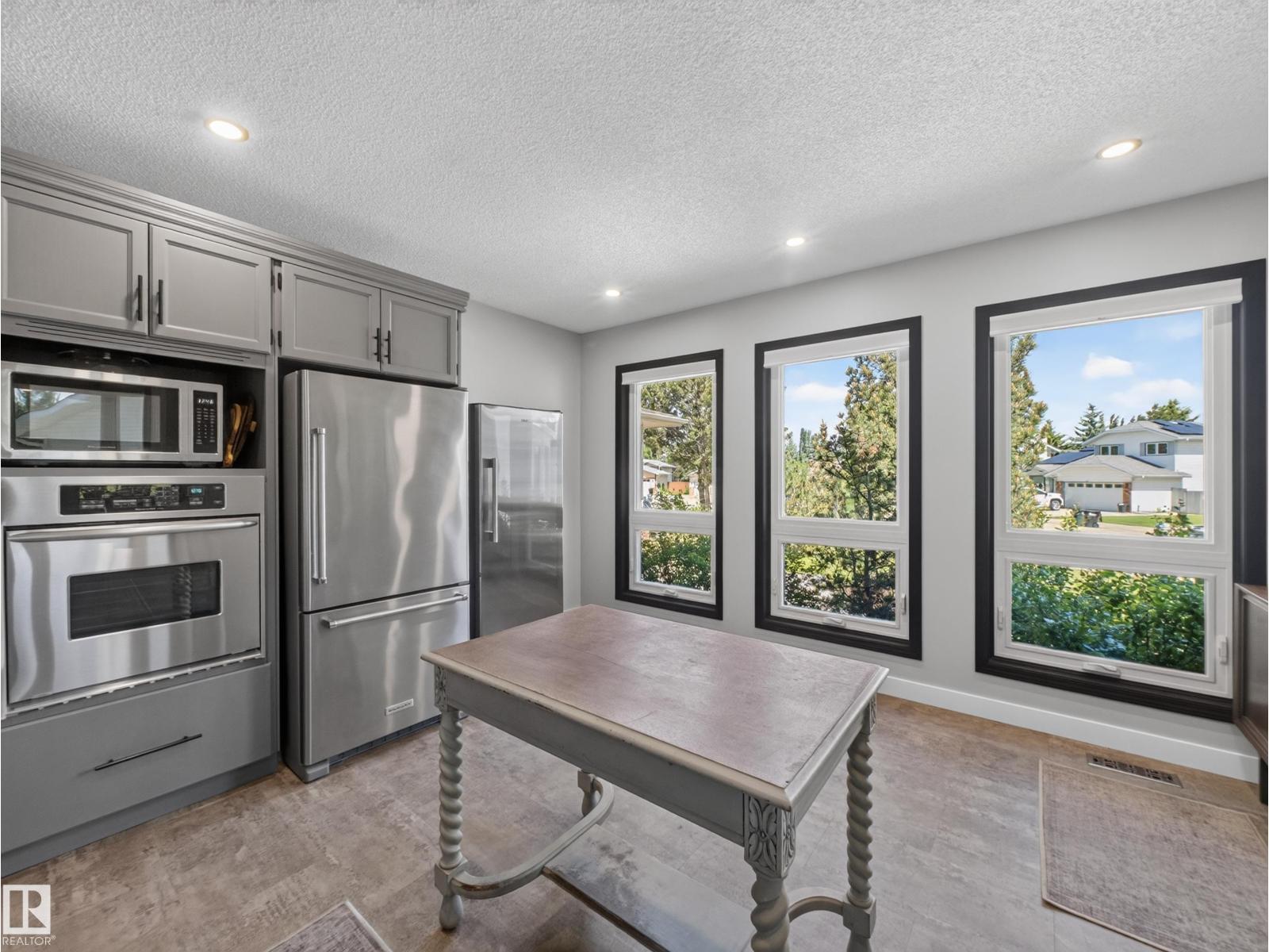9 COACHMAN PL — photo 15
