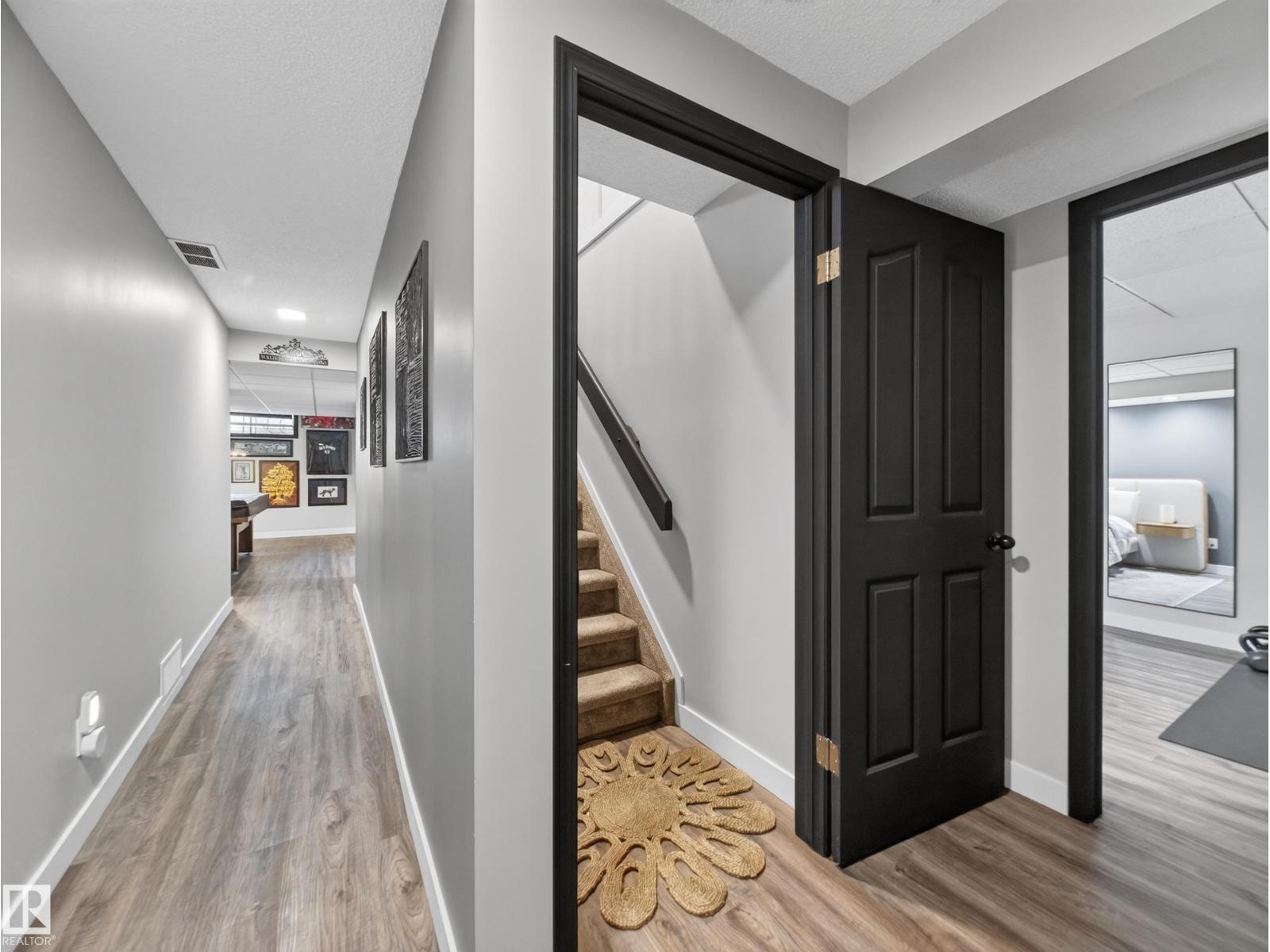 9 COACHMAN PL — photo 42