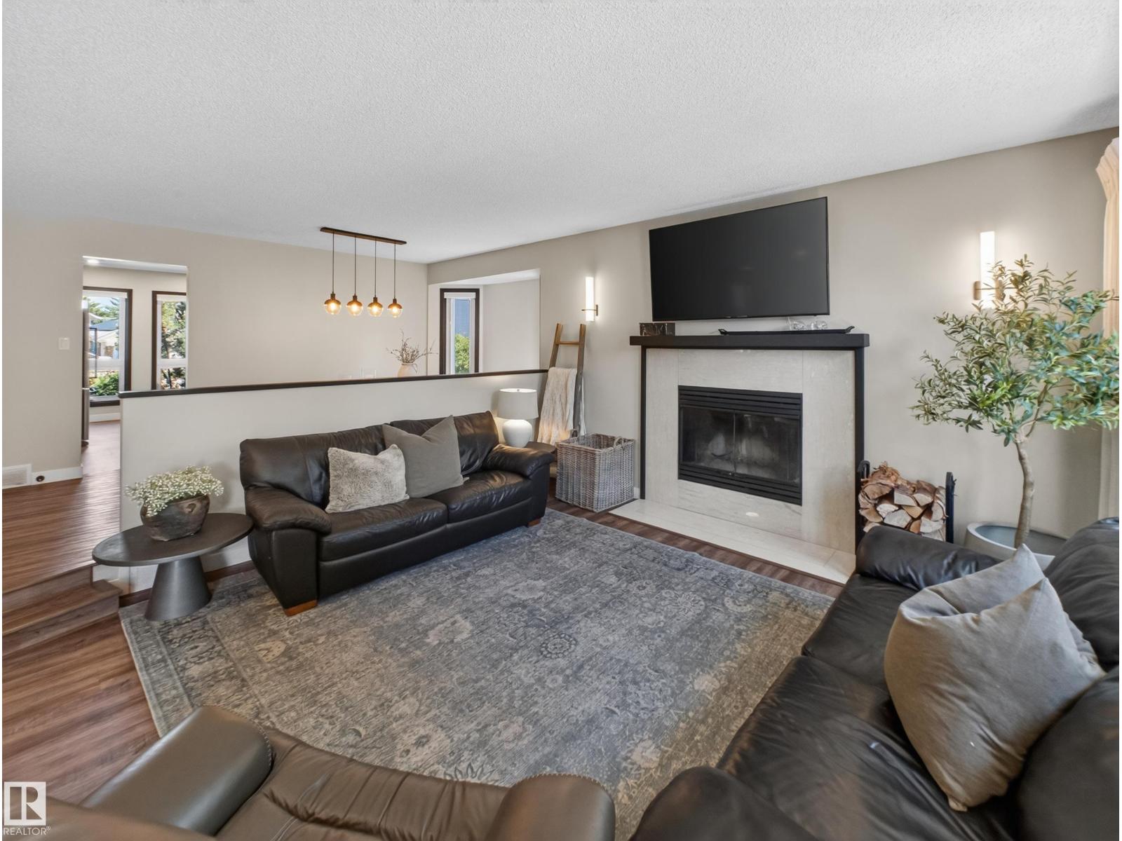 9 COACHMAN PL — photo 6
