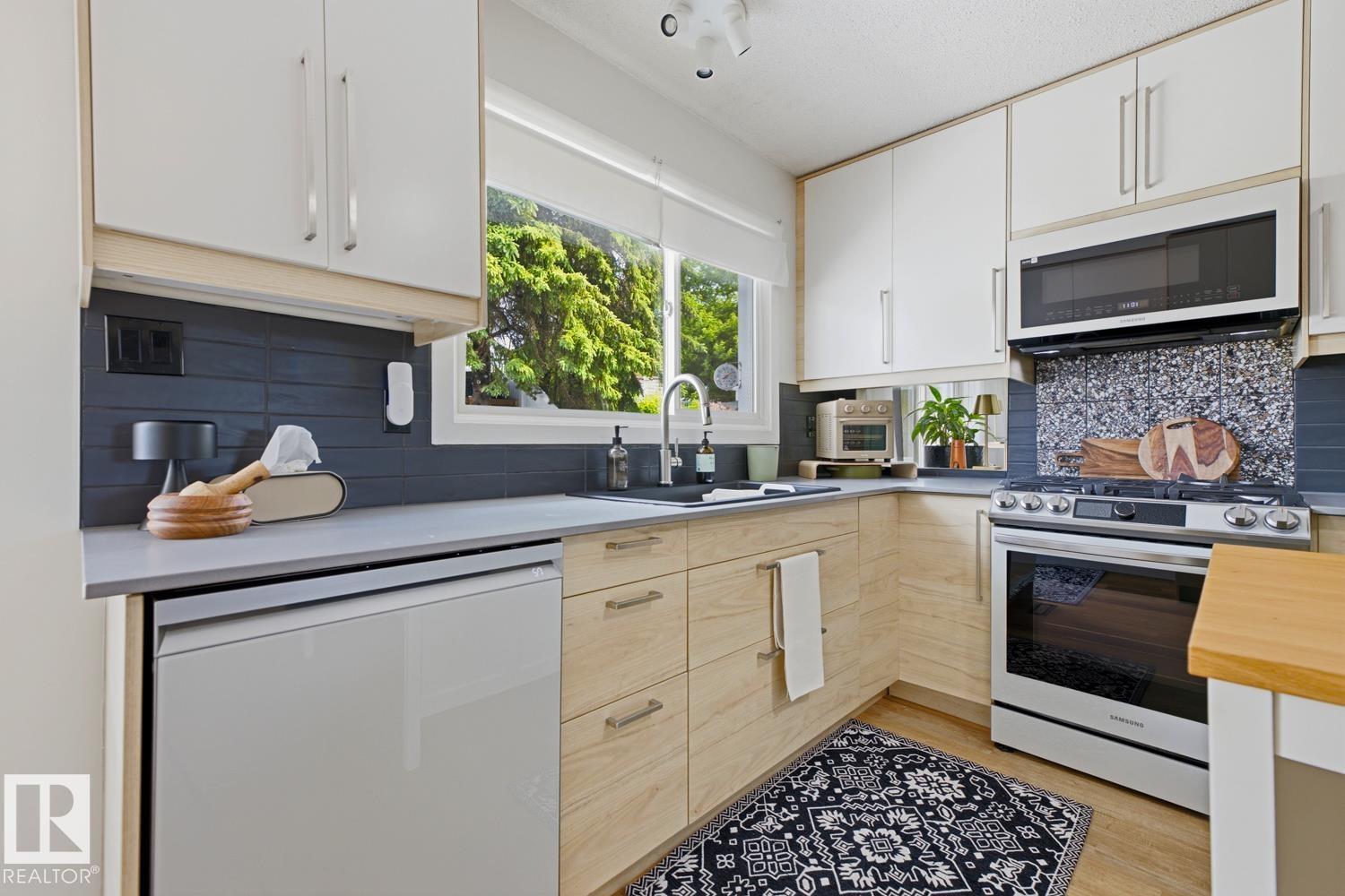 3504 102 AV NW - 18