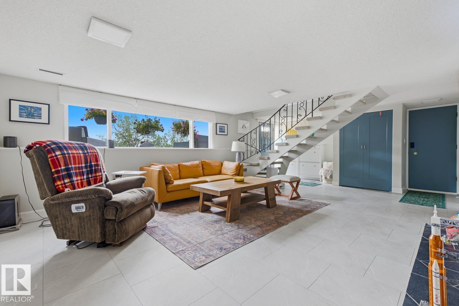 3504 102 AV NW - 35