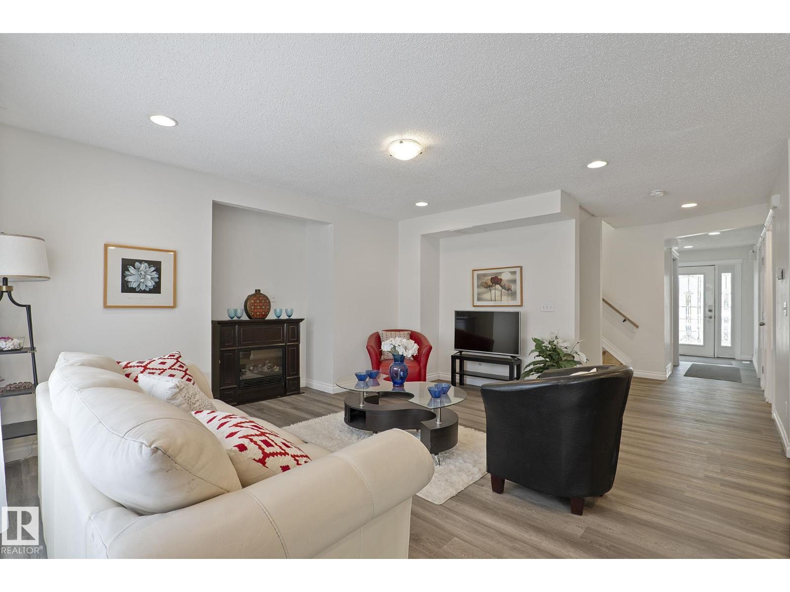 11918 68 ST NW - 1