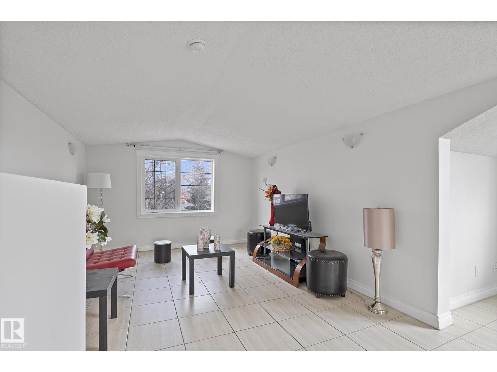 11918 68 ST NW - 22