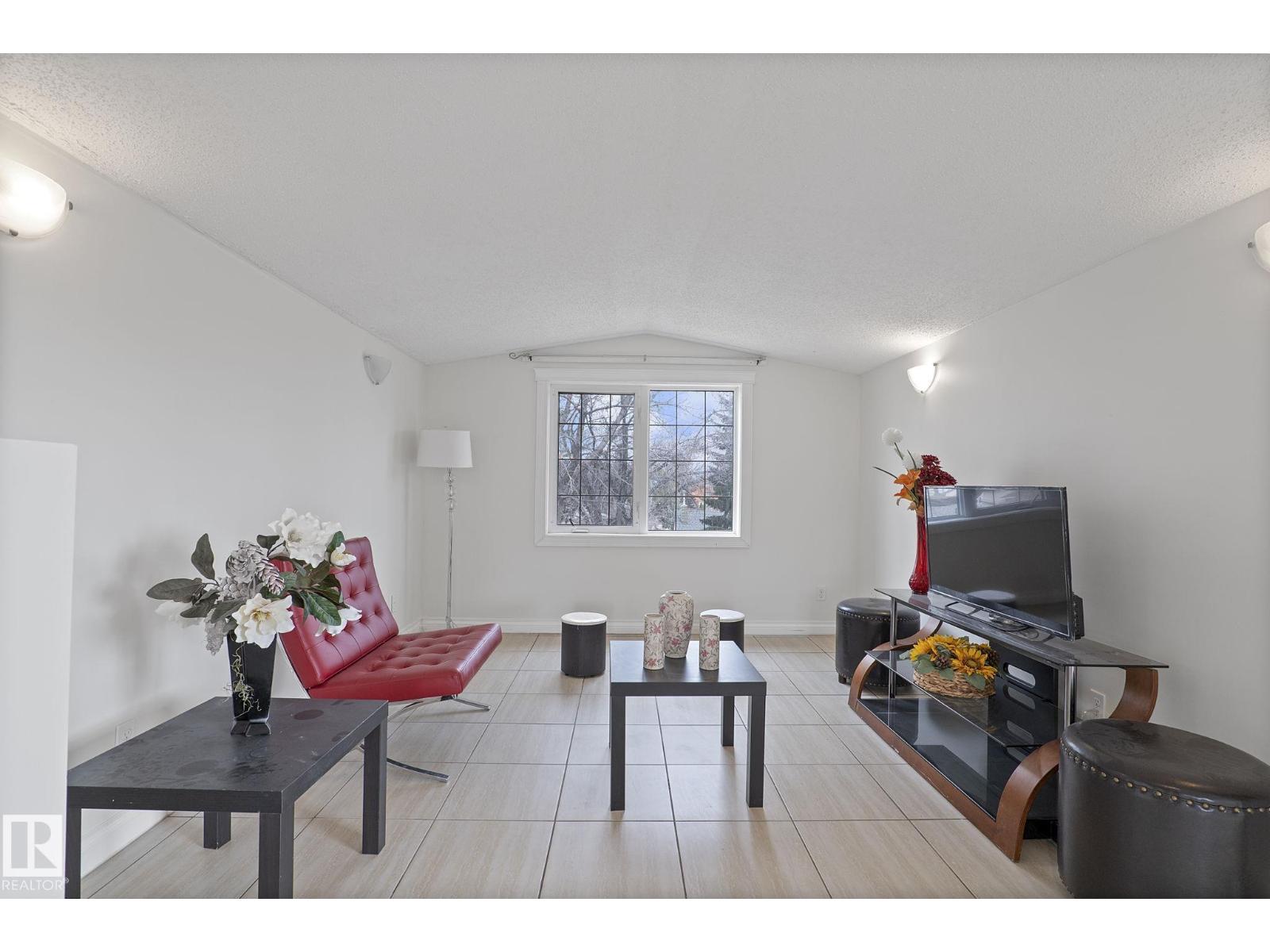 11918 68 ST NW - 32