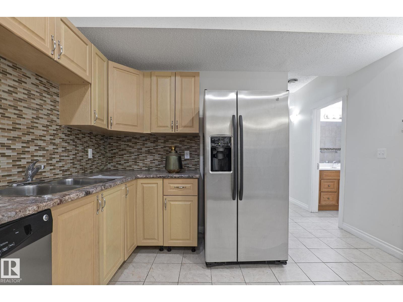 11918 68 ST NW - 35