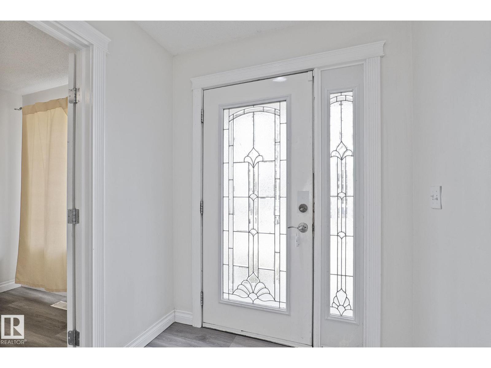 11918 68 ST NW - 7