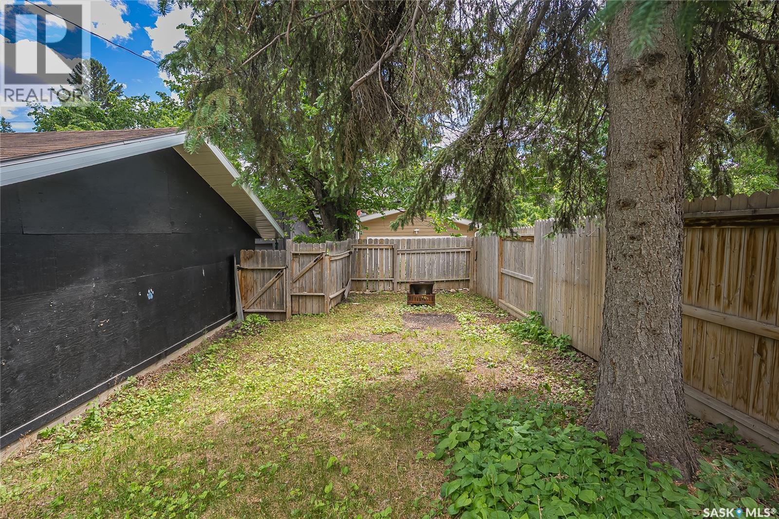 621 Bedford ROAD — photo 45