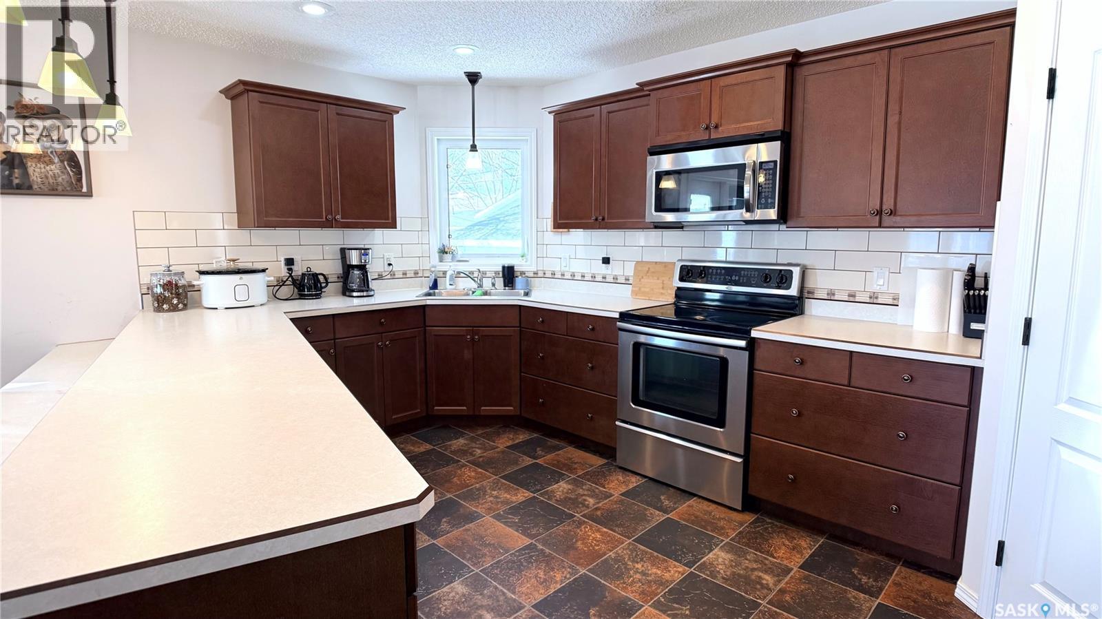 304 Archibald STREET — photo 10