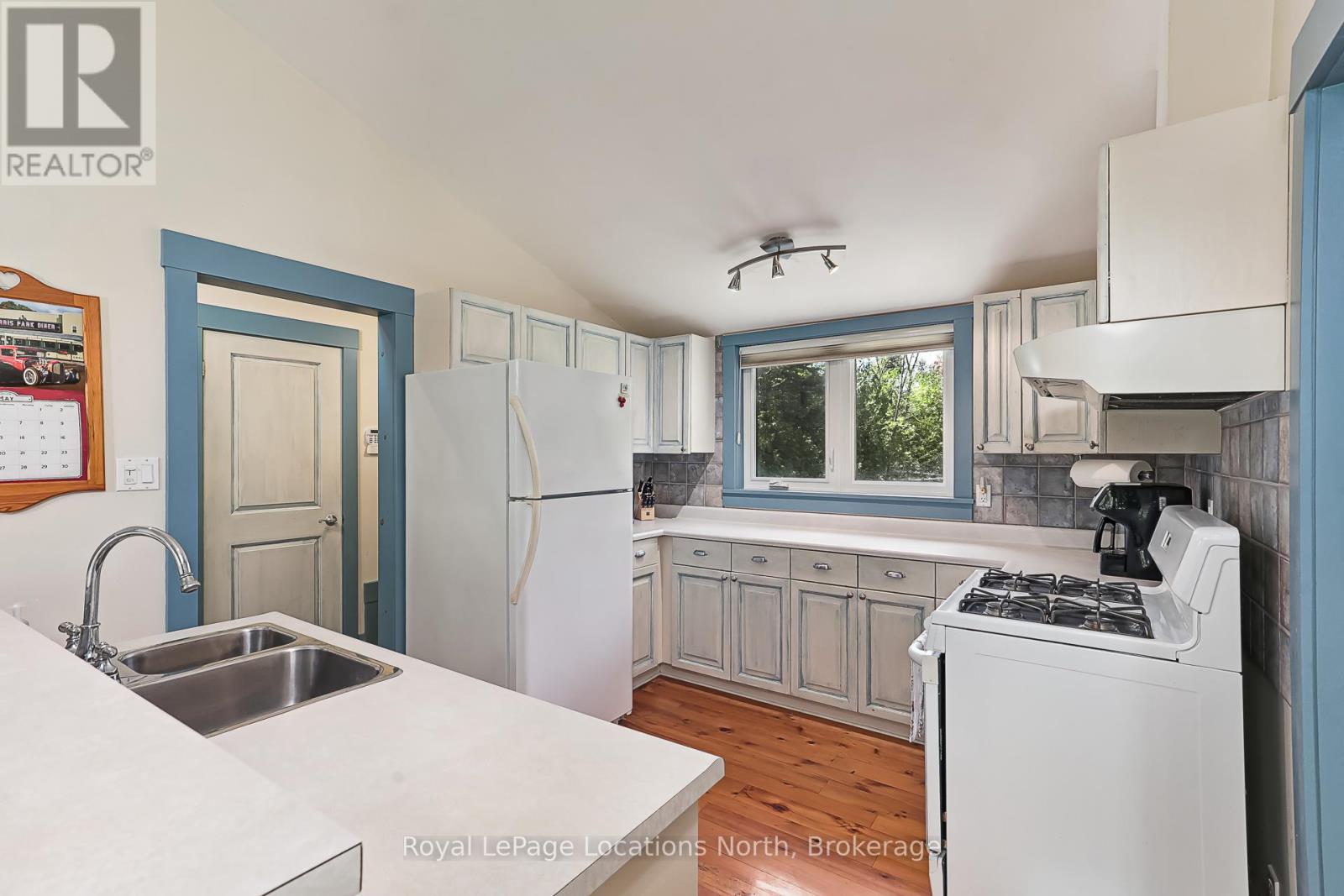 105 WOODLAND PARK ROAD - 21