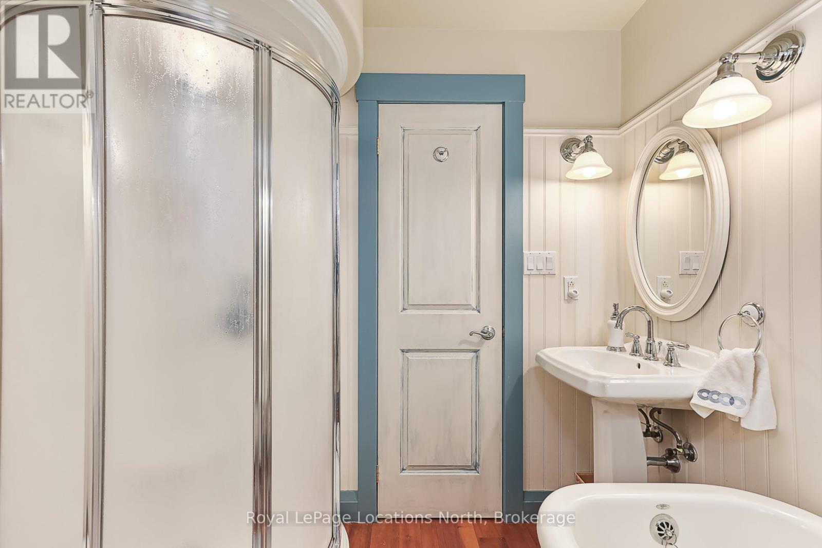 105 WOODLAND PARK ROAD - 31