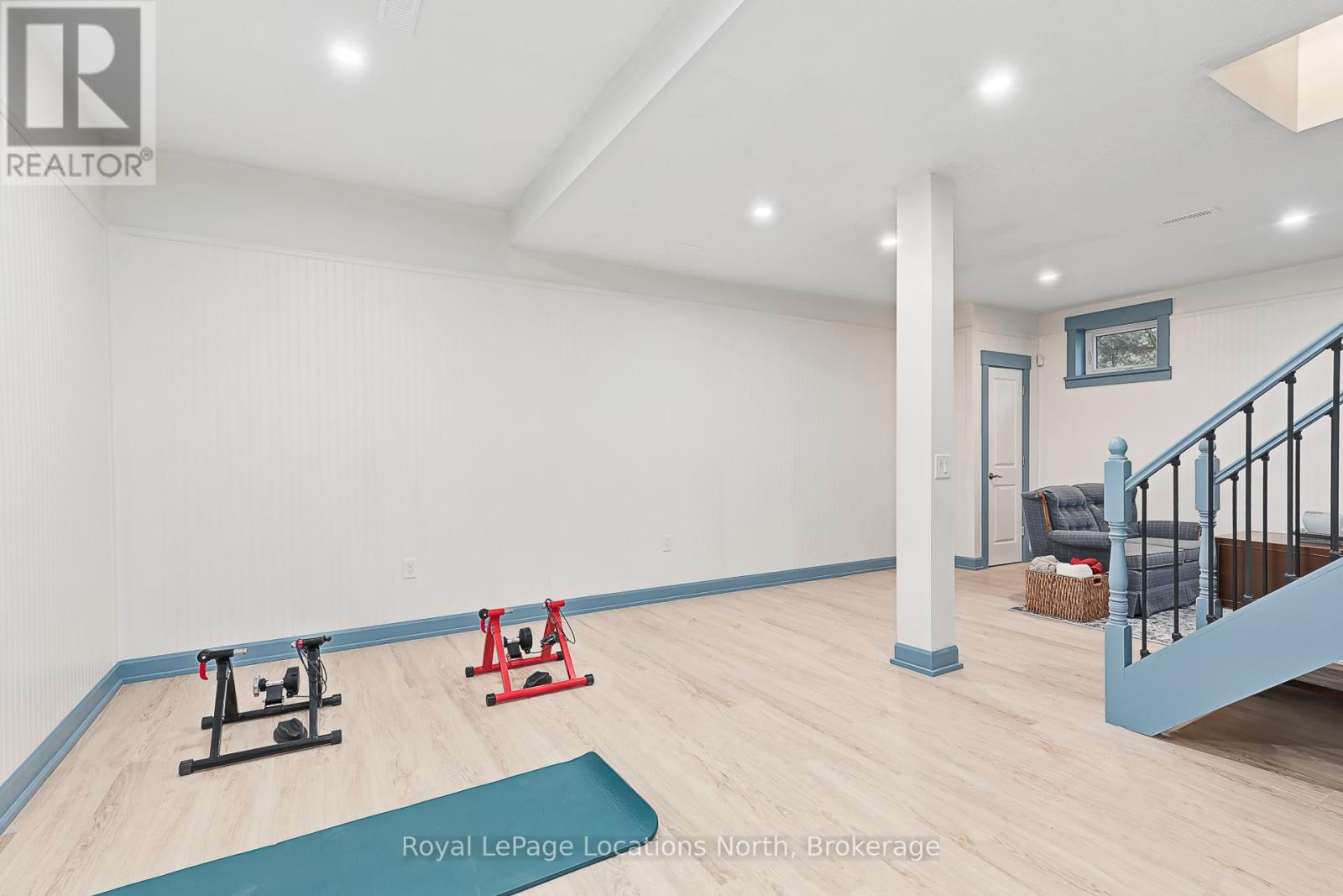 105 WOODLAND PARK ROAD - 42
