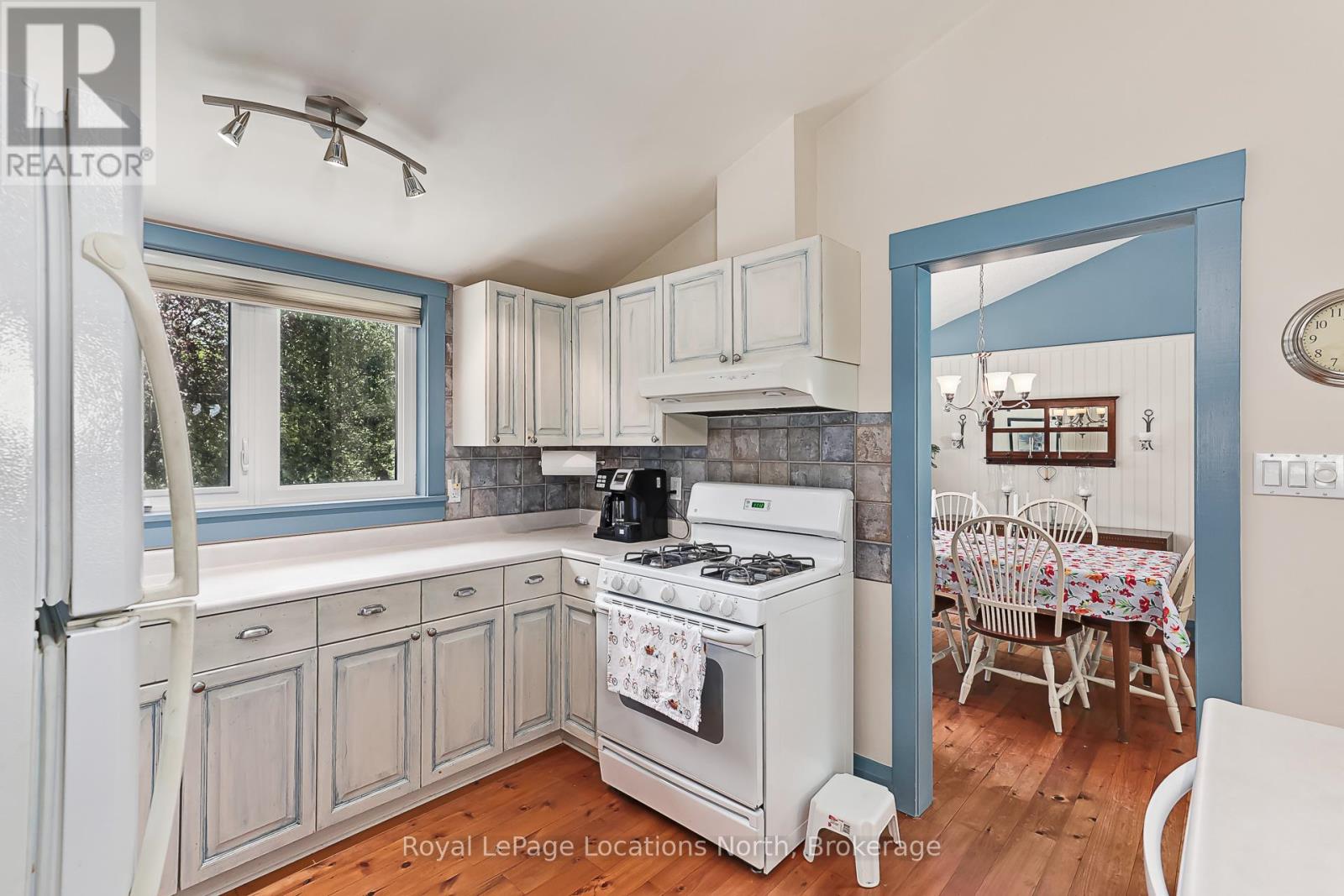 105 WOODLAND PARK ROAD - 23