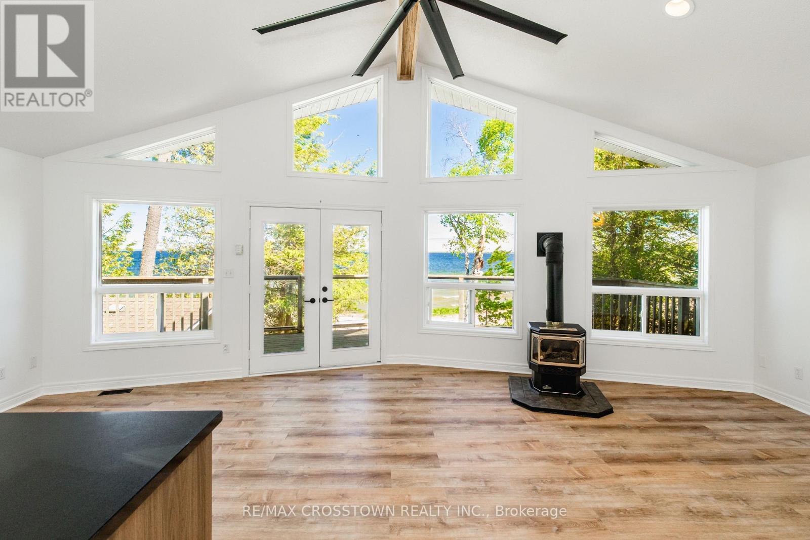 1799 CHAMPLAIN ROAD - 11