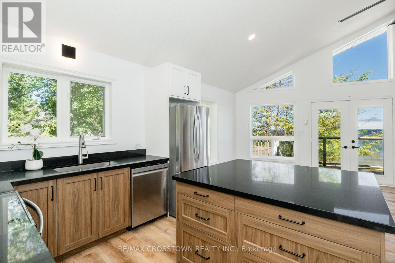1799 CHAMPLAIN ROAD - 16