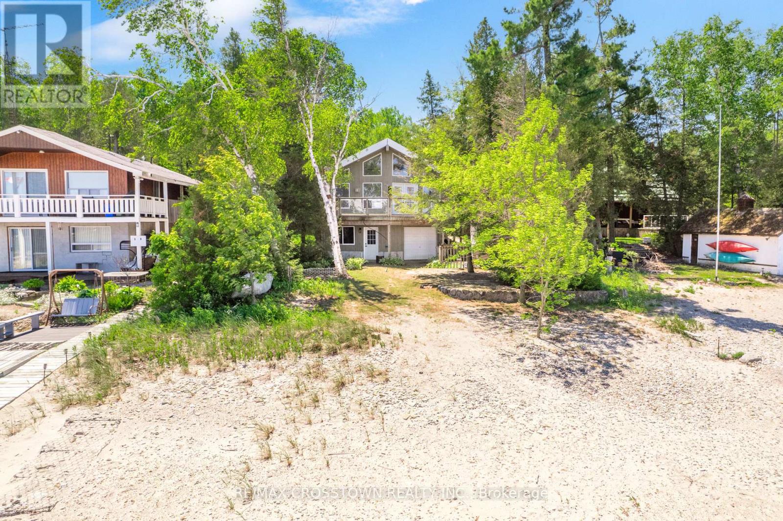 1799 CHAMPLAIN ROAD - 2