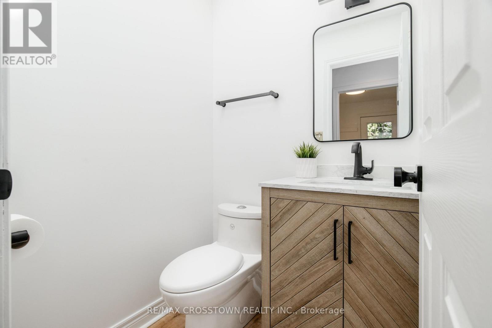 1799 CHAMPLAIN ROAD - 20