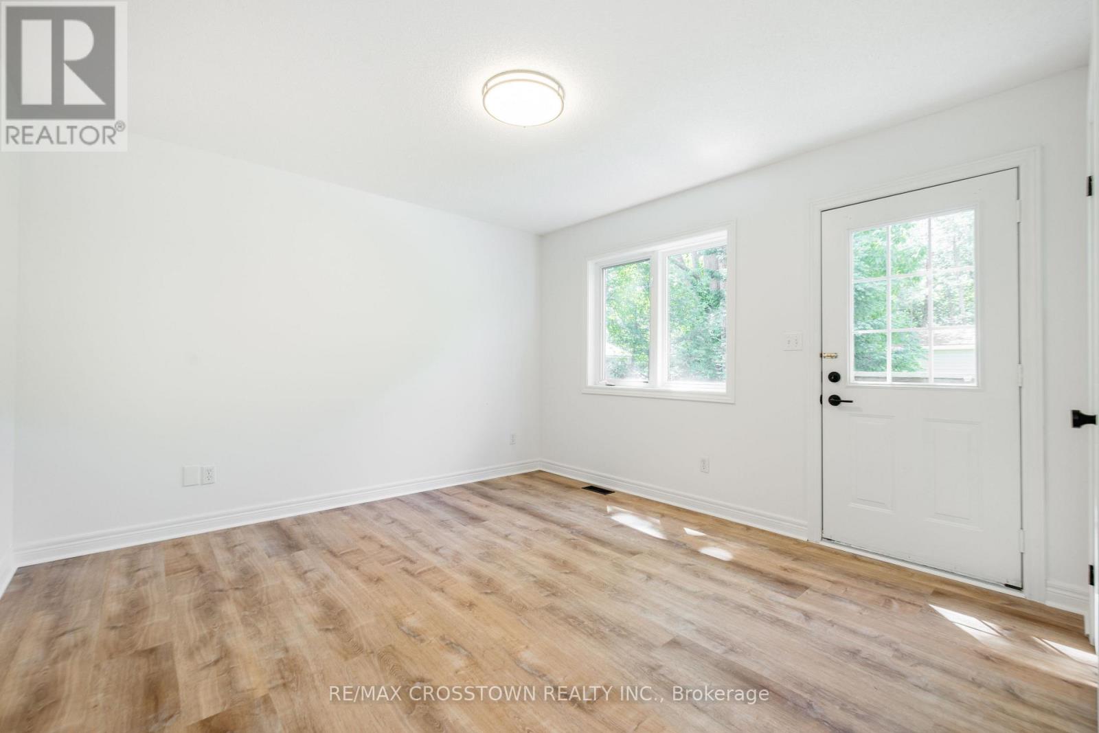 1799 CHAMPLAIN ROAD - 22