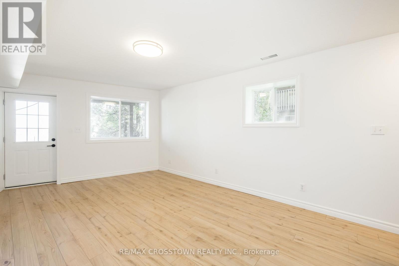 1799 CHAMPLAIN ROAD - 28