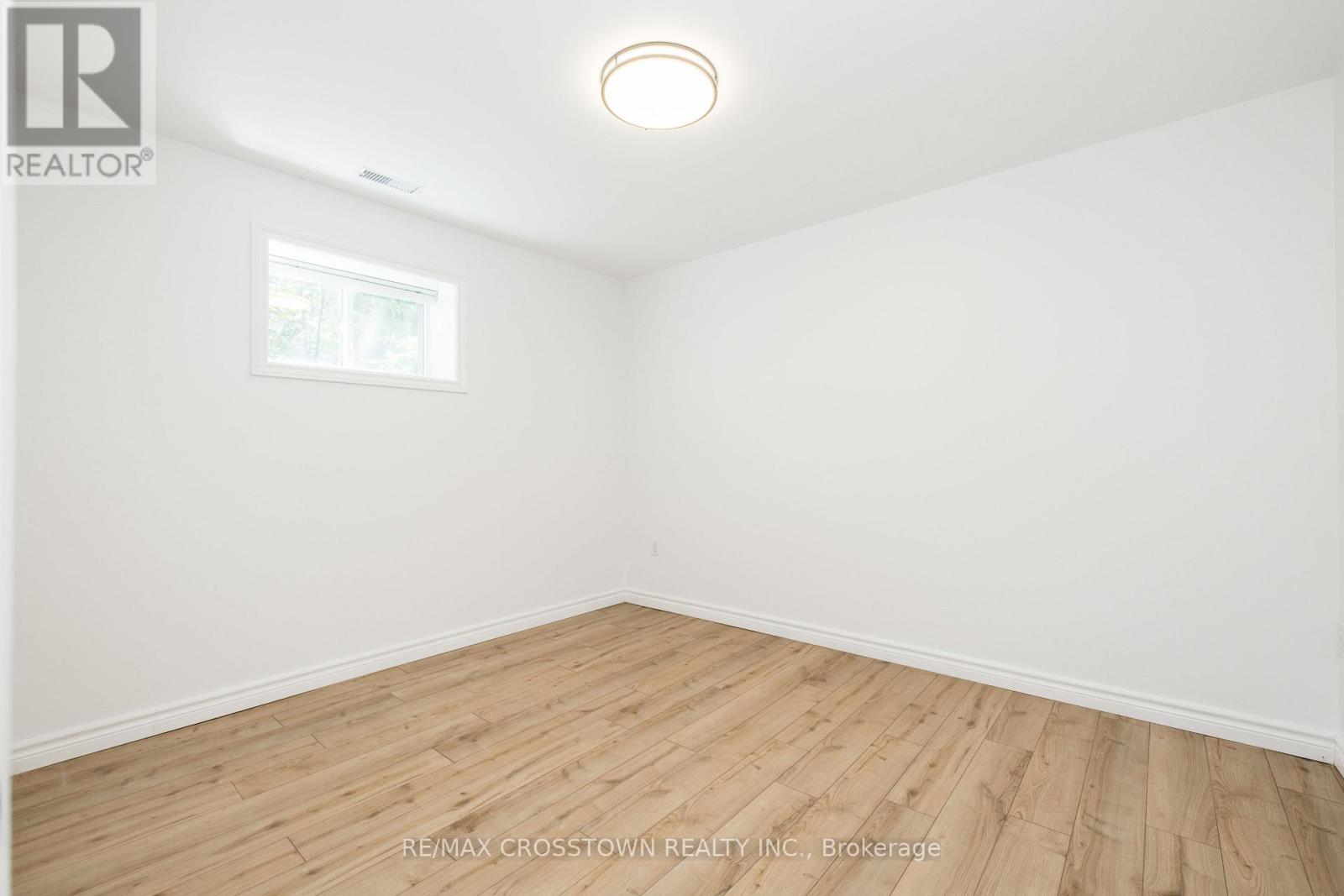 1799 CHAMPLAIN ROAD - 29