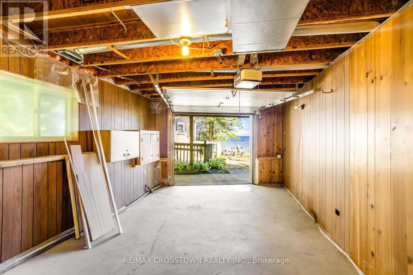1799 CHAMPLAIN ROAD - 32