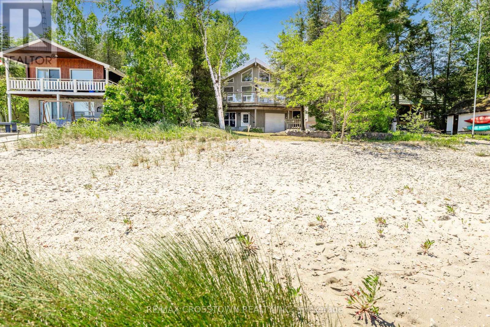 1799 CHAMPLAIN ROAD - 34
