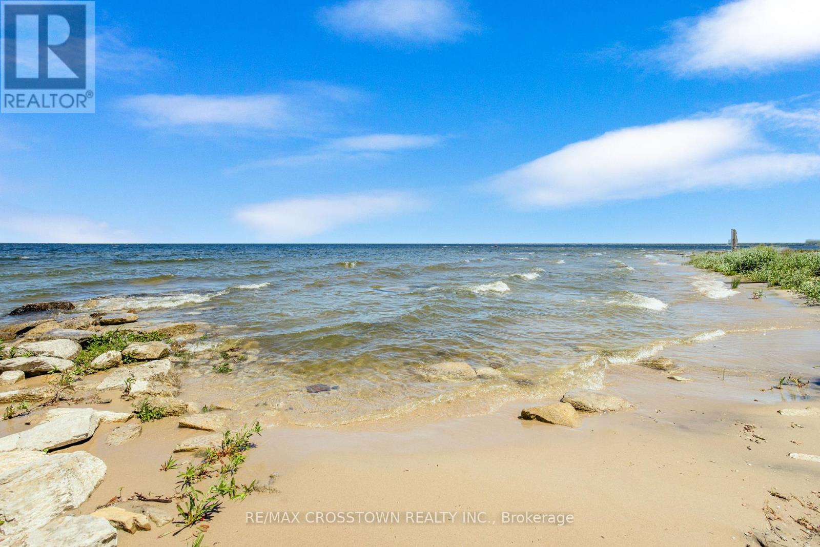 1799 CHAMPLAIN ROAD - 36