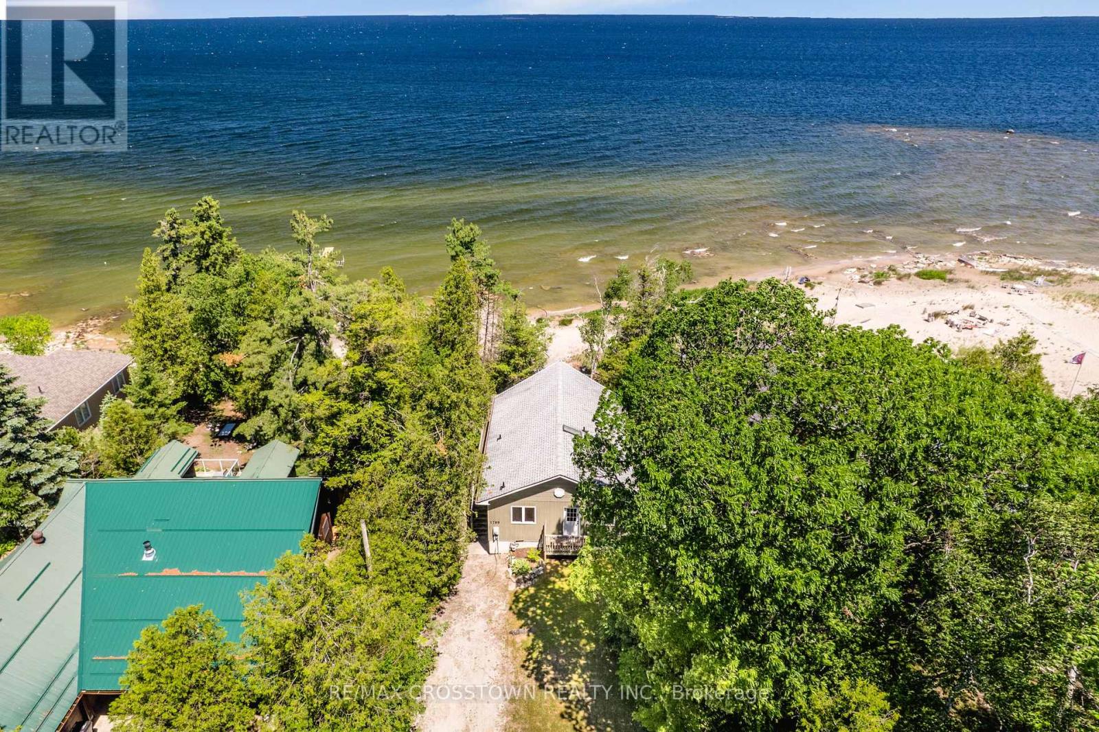 1799 CHAMPLAIN ROAD - 4
