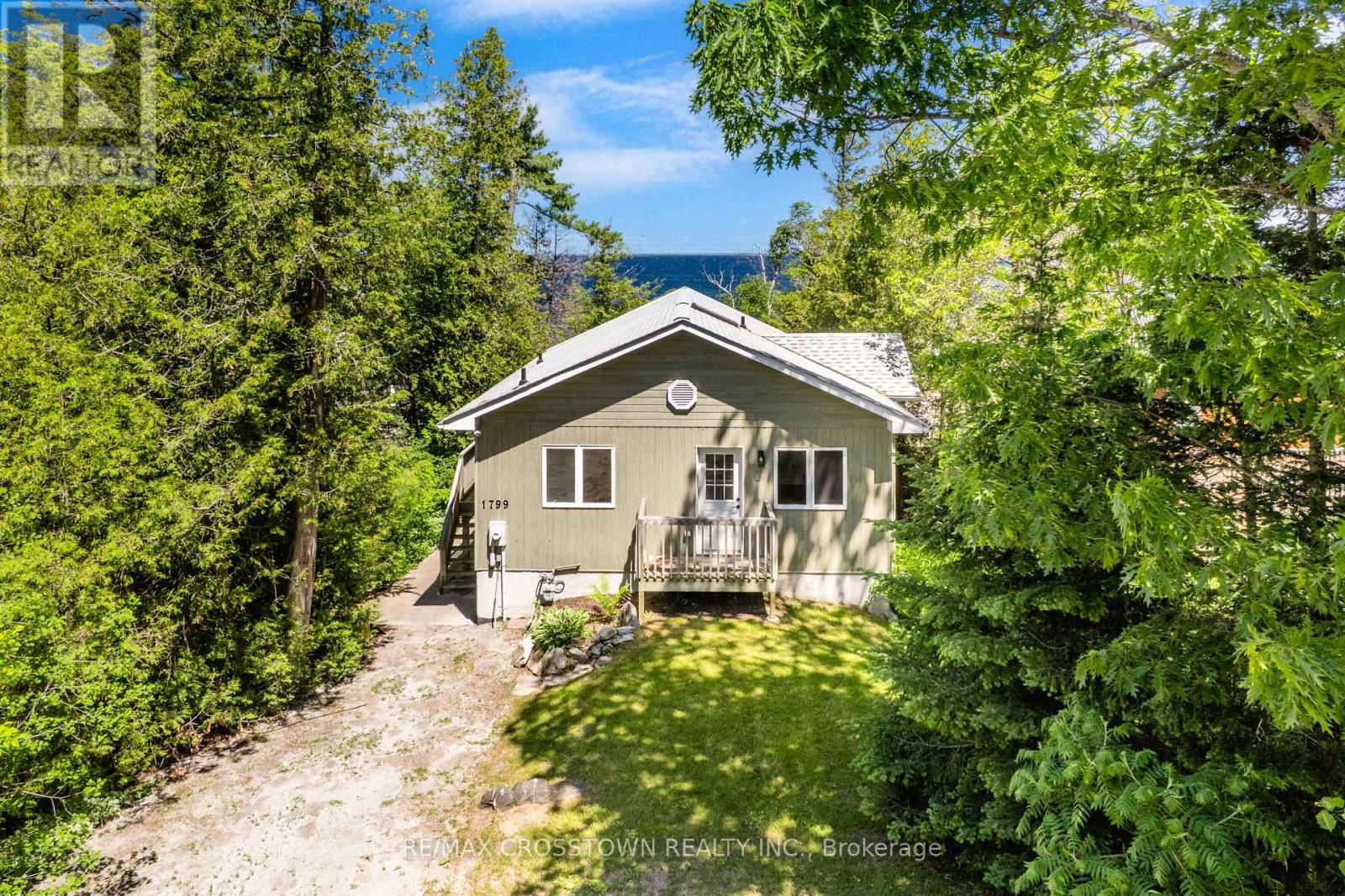1799 CHAMPLAIN ROAD - 5