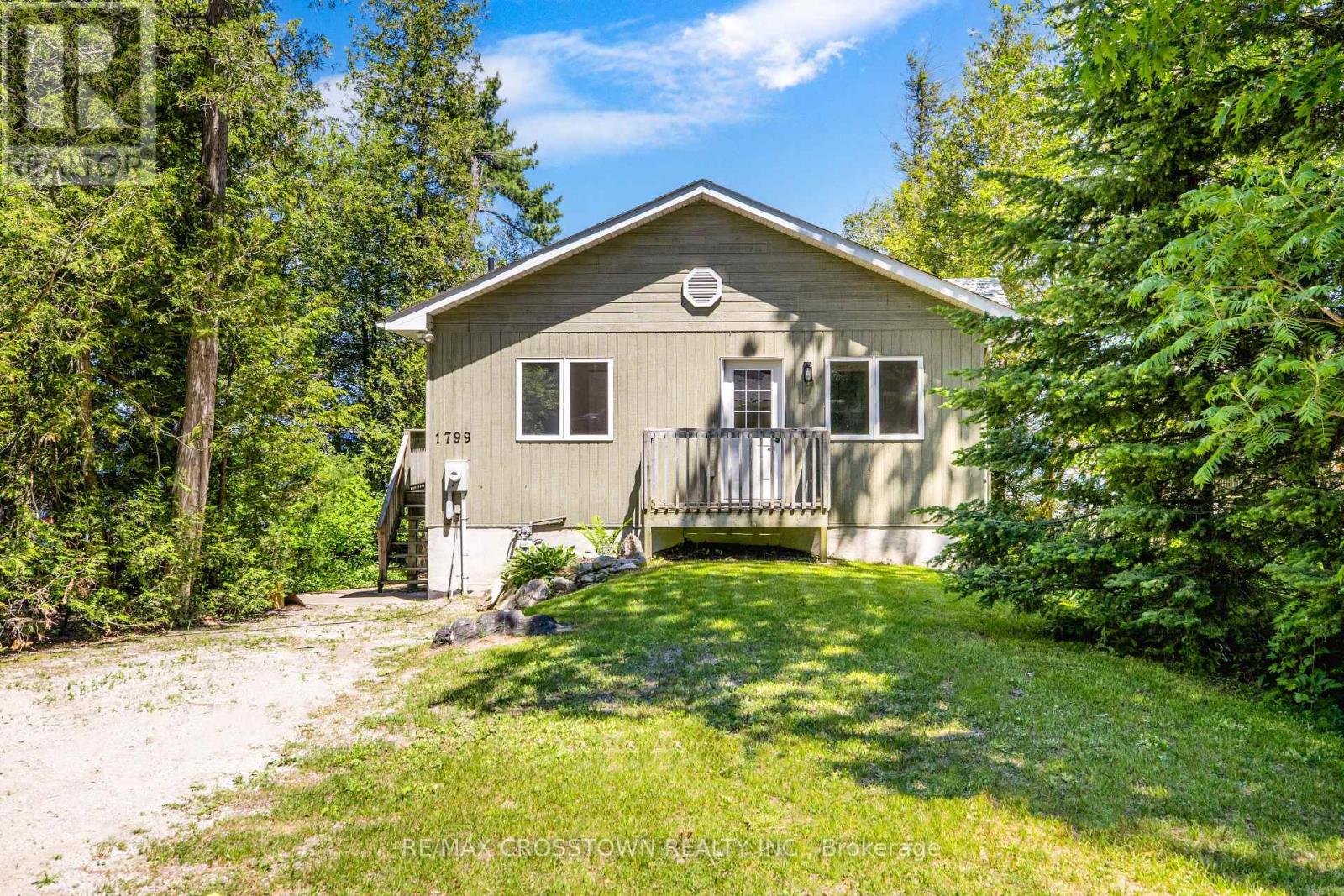 1799 CHAMPLAIN ROAD - 7