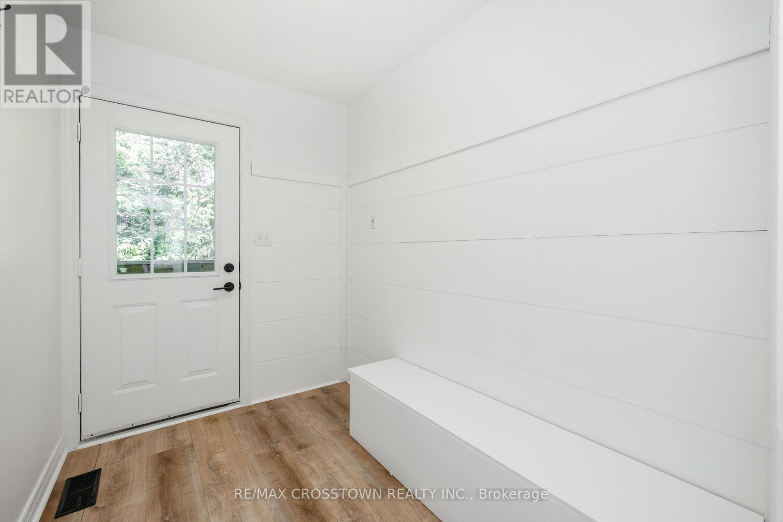 1799 CHAMPLAIN ROAD - 9