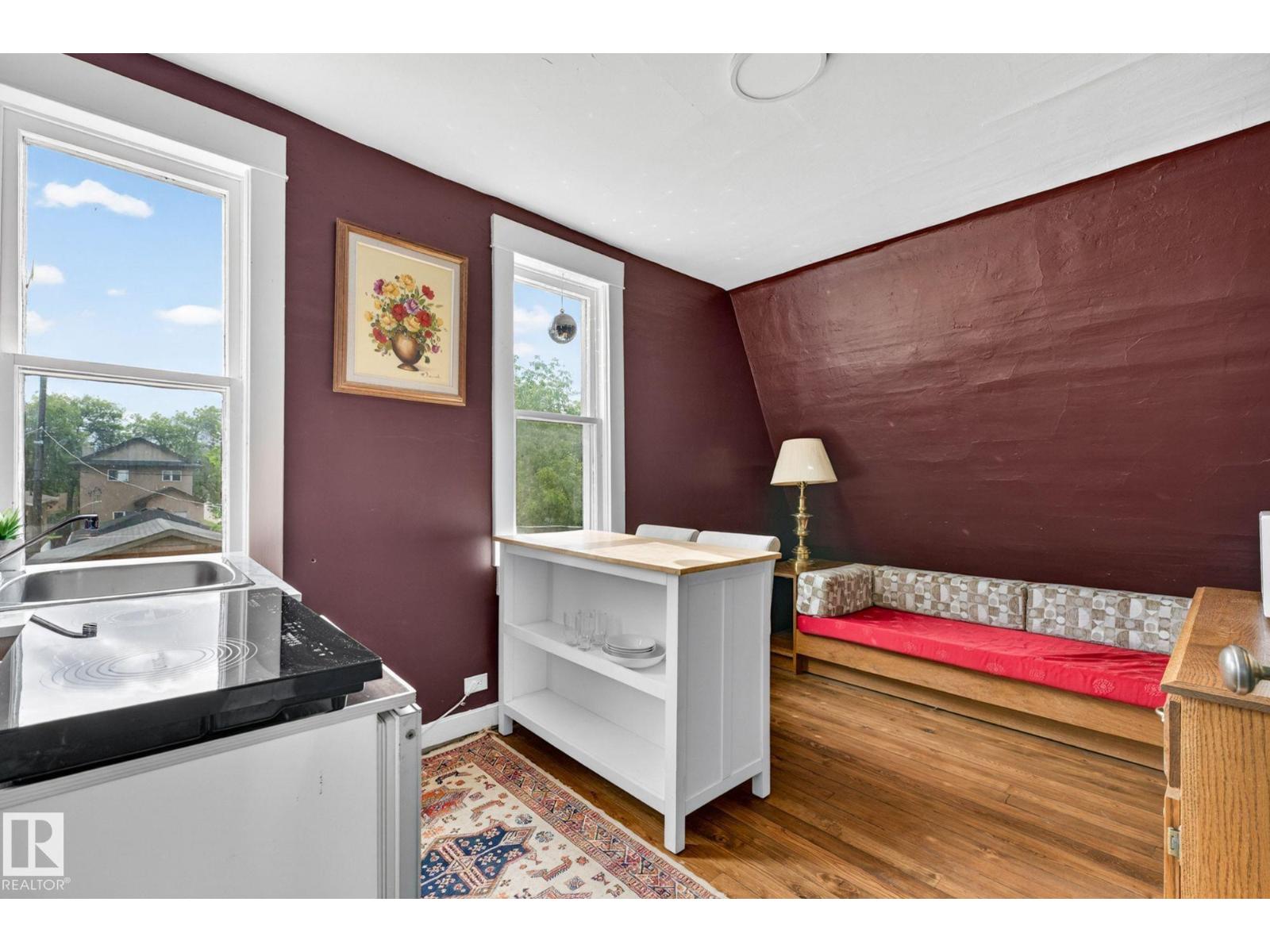 12201 95 ST NW - 10