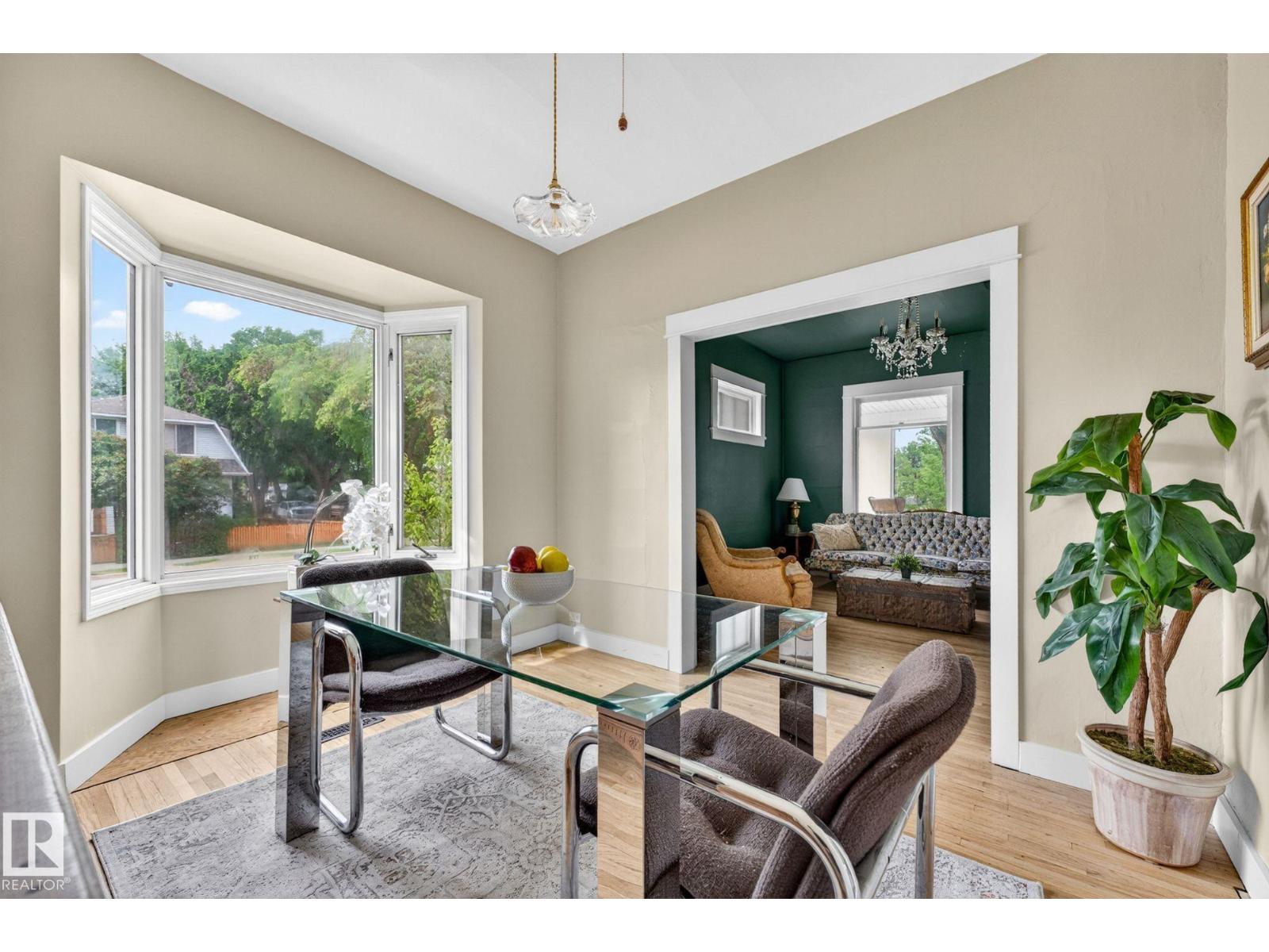 12201 95 ST NW - 4