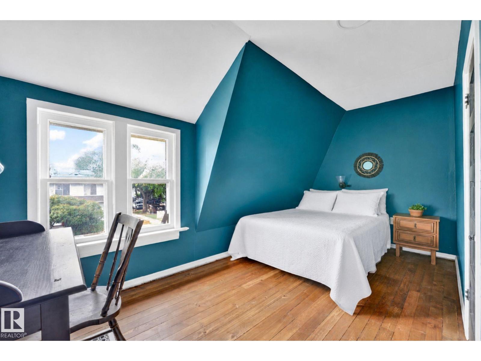 12201 95 ST NW - 8